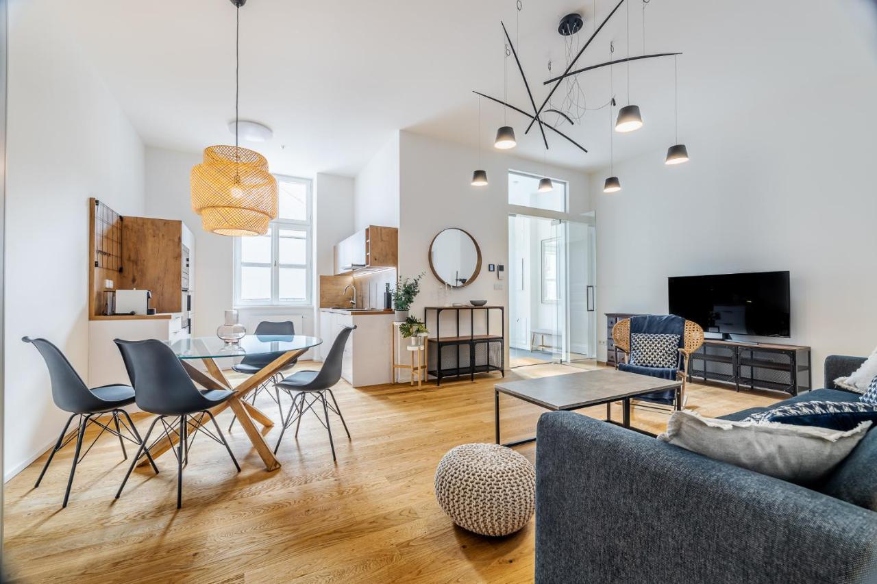 Elegant Apartments Located In The Centre Of 프라하 외부 사진