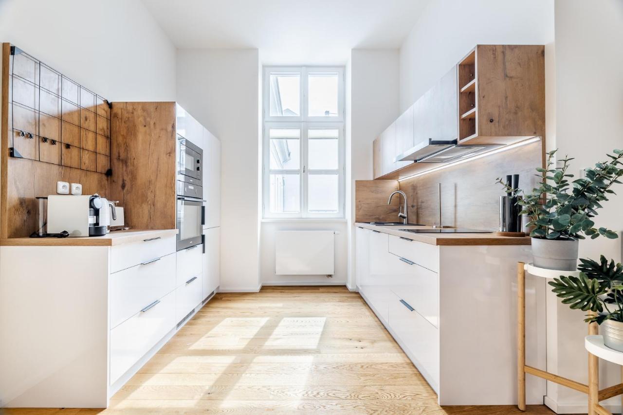 Elegant Apartments Located In The Centre Of 프라하 외부 사진