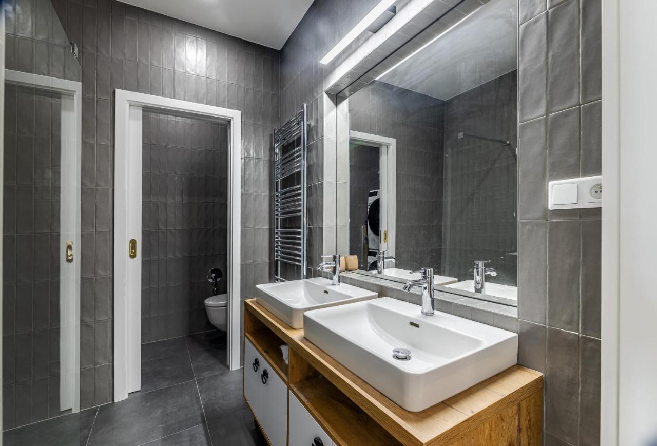 Elegant Apartments Located In The Centre Of 프라하 외부 사진